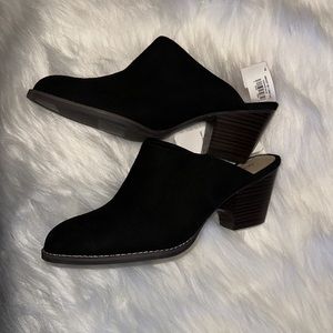 NWT Black Old Navy Faux Suede Slip On Mule Bootie 7
